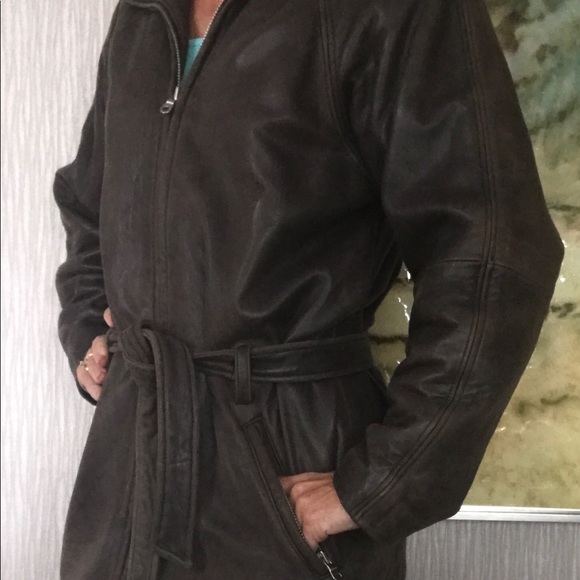 Andrew Marc well-worn soft brown leather coat - Picture 2 of 5